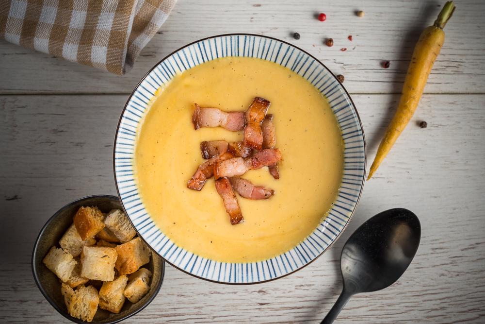  Lentil cream soup with pancetta